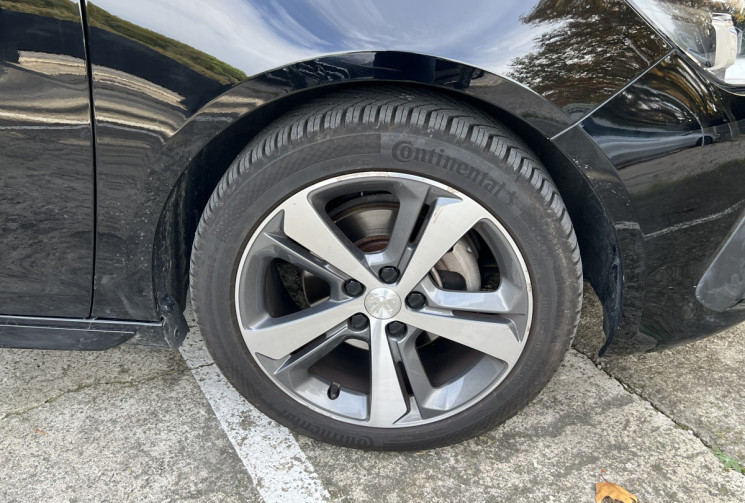 Peugeot 308 1.2 Puretech 130 GT Line / Toit Panoramique / Carplay / Distribution OK / Keyless 