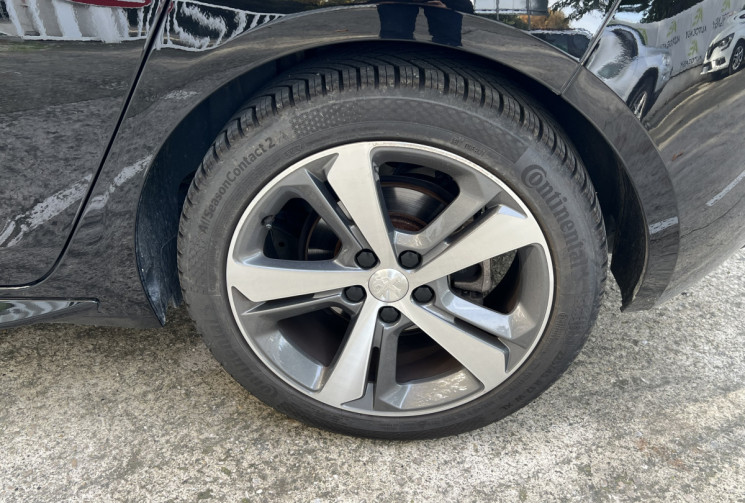 Peugeot 308 1.2 Puretech 130 GT Line / Toit Panoramique / Carplay / Distribution OK / Keyless 