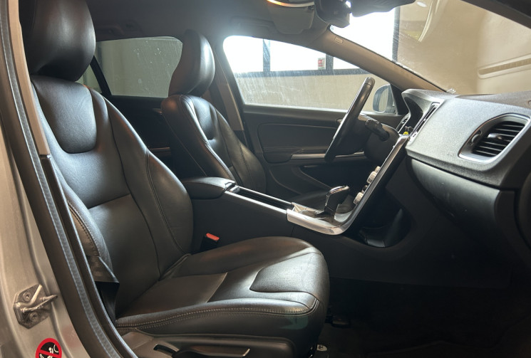 Volvo V60 2.0 D3 150 cv Summum