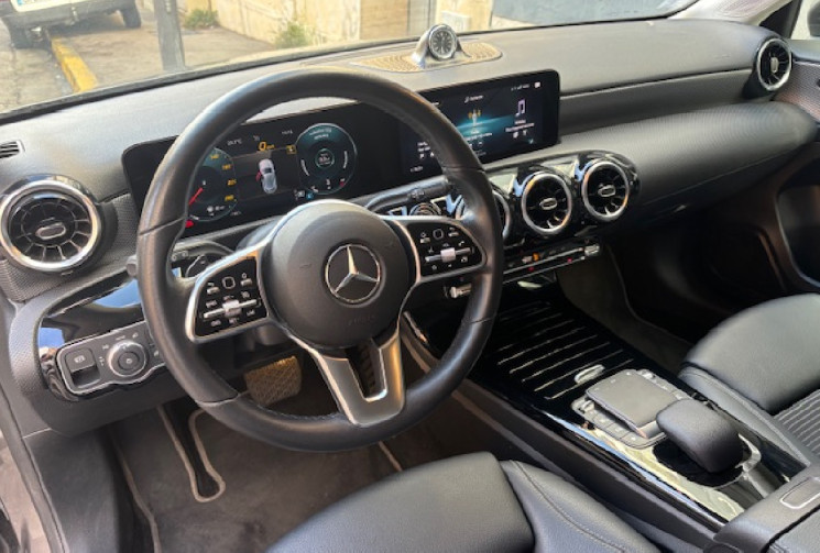 Mercedes Classe A 220 Hatchback 190cv 4MATIC Boîte auto /SIEGE CHAUFFANT/PACK AERO/CARPLAY/CAMERA