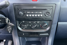 Peugeot 1007 1.4 HDi 70cv  / DISTRI OK