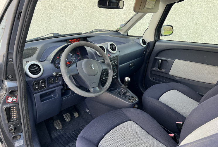 Peugeot 1007 1.4 HDi 70cv  / DISTRI OK