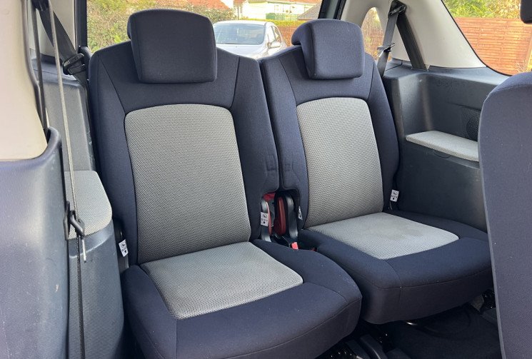 Peugeot 1007 1.4 HDi 70cv  / DISTRI OK