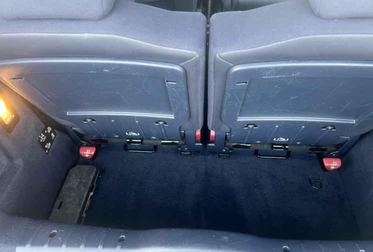 Peugeot 1007 1.4 HDi 70cv  / DISTRI OK