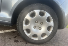 Peugeot 1007 1.4 HDi 70cv  / DISTRI OK