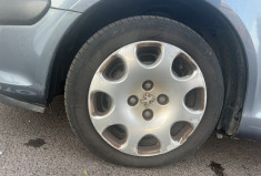 Peugeot 1007 1.4 HDi 70cv  / DISTRI OK