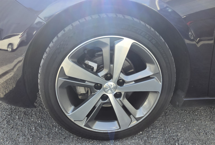 Peugeot 308 1.5 BlueHDi 130ch Tech Edition* toit pano * alcantara* carplay * camera * clim bi-zone *