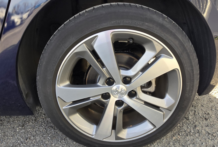 Peugeot 308 1.5 BlueHDi 130ch Tech Edition* toit pano * alcantara* carplay * camera * clim bi-zone *