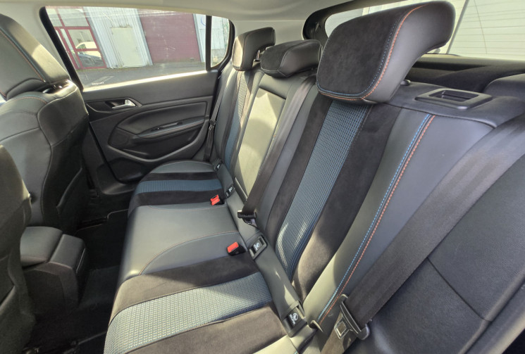 Peugeot 308 1.5 BlueHDi 130ch Tech Edition* toit pano * alcantara* carplay * camera * clim bi-zone *