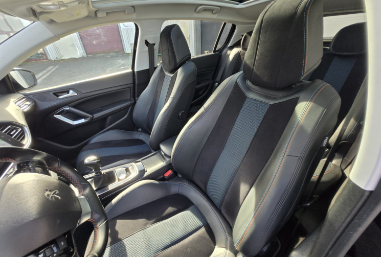 Peugeot 308 1.5 BlueHDi 130ch Tech Edition* toit pano * alcantara* carplay * camera * clim bi-zone *