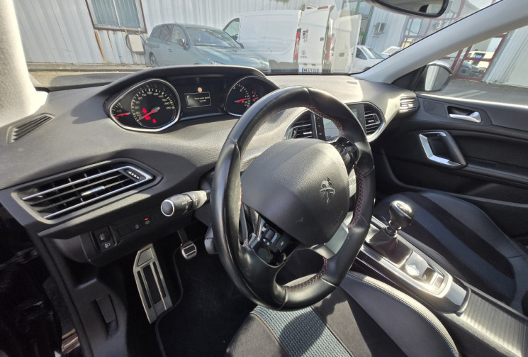 Peugeot 308 1.5 BlueHDi 130ch Tech Edition* toit pano * alcantara* carplay * camera * clim bi-zone *