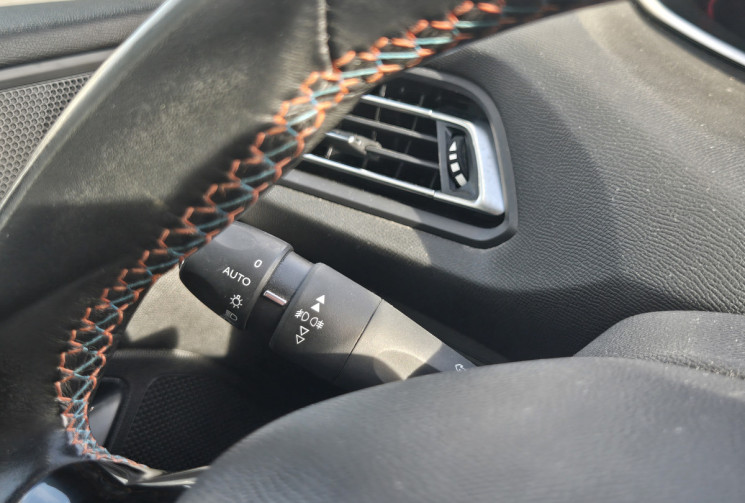 Peugeot 308 1.5 BlueHDi 130ch Tech Edition* toit pano * alcantara* carplay * camera * clim bi-zone *