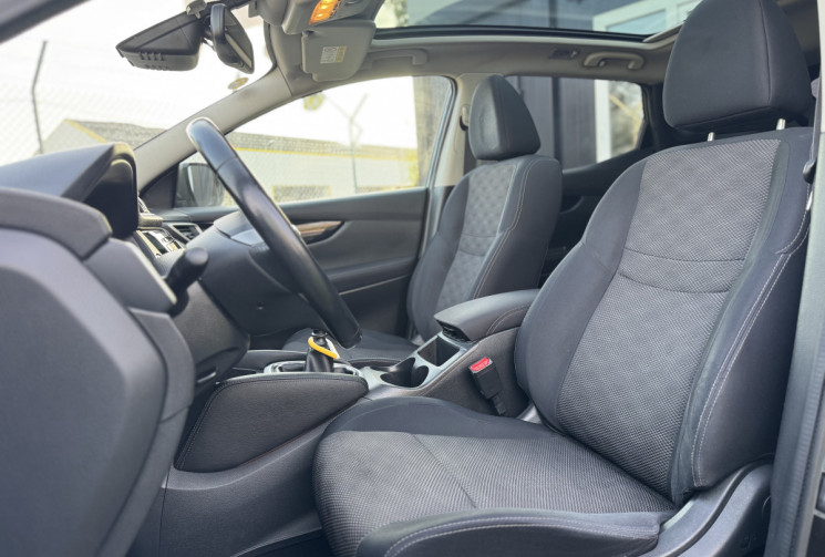 Nissan Qashqai  4x4 1.6 dCi 130 ch 4WD / Toit pano / GPS 