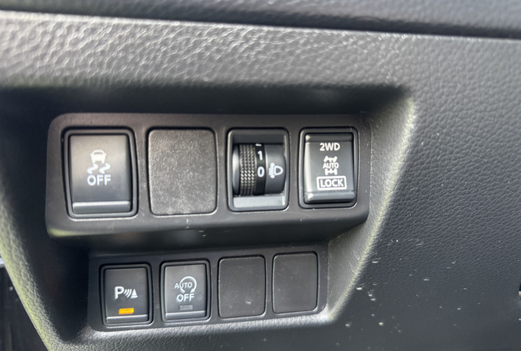 Nissan Qashqai  4x4 1.6 dCi 130 ch 4WD / Toit pano / GPS 