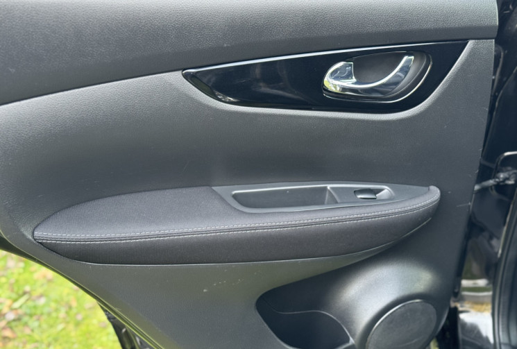 Nissan Qashqai  4x4 1.6 dCi 130 ch 4WD / Toit pano / GPS 