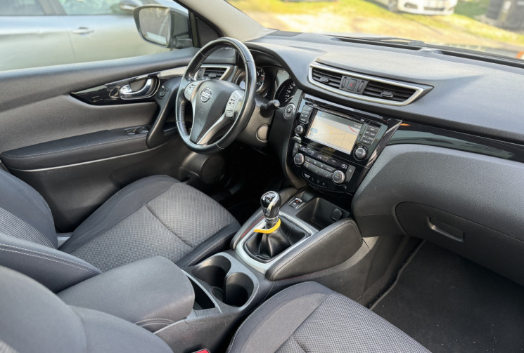 Nissan Qashqai  4x4 1.6 dCi 130 ch 4WD / Toit pano / GPS 