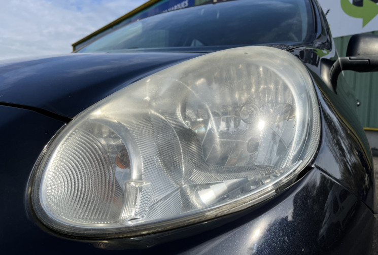 Nissan Micra III (K12) 1.2 80ch Mix 5p