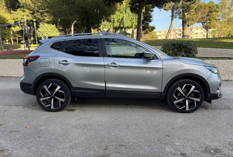 Nissan Qashqai Phase 2 - Tekna 1.6 dCi 2WD 130 cv TOIT PANORAMIQUE - ATTELAGE - SIEGE CHAUFFANT
