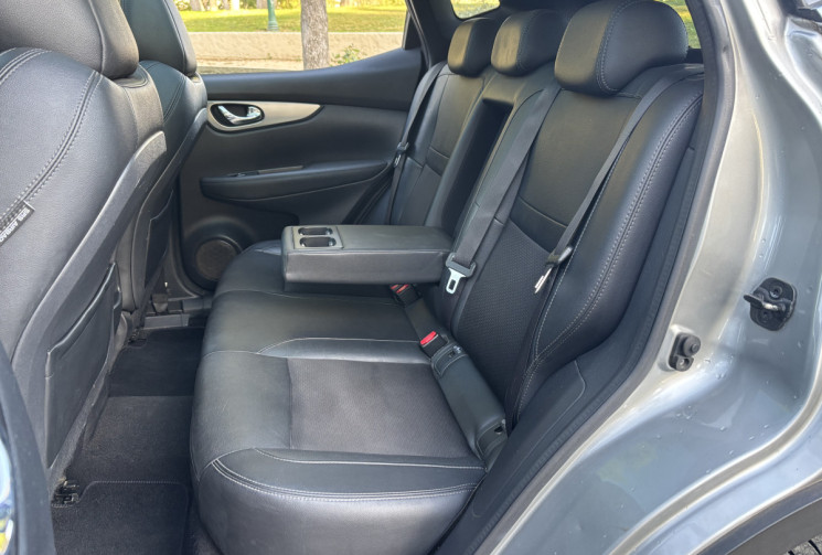 Nissan Qashqai Phase 2 - Tekna 1.6 dCi 2WD 130 cv TOIT PANORAMIQUE - ATTELAGE - SIEGE CHAUFFANT