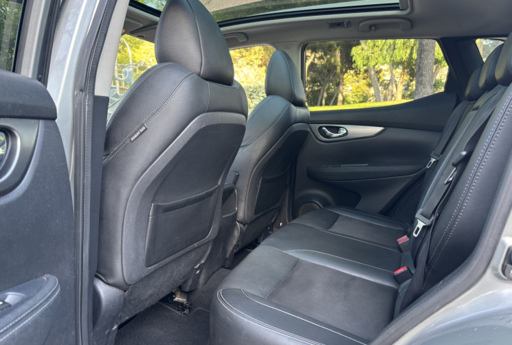 Nissan Qashqai Phase 2 - Tekna 1.6 dCi 2WD 130 cv TOIT PANORAMIQUE - ATTELAGE - SIEGE CHAUFFANT