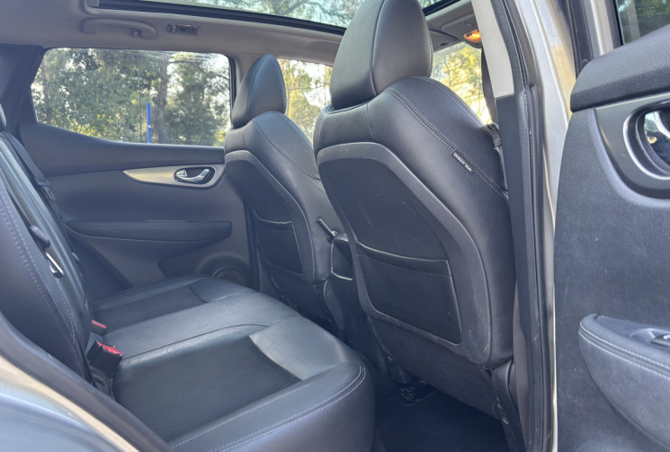 Nissan Qashqai Phase 2 - Tekna 1.6 dCi 2WD 130 cv TOIT PANORAMIQUE - ATTELAGE - SIEGE CHAUFFANT