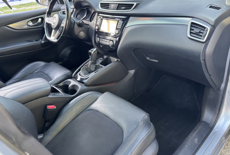 Nissan Qashqai Phase 2 - Tekna 1.6 dCi 2WD 130 cv TOIT PANORAMIQUE - ATTELAGE - SIEGE CHAUFFANT