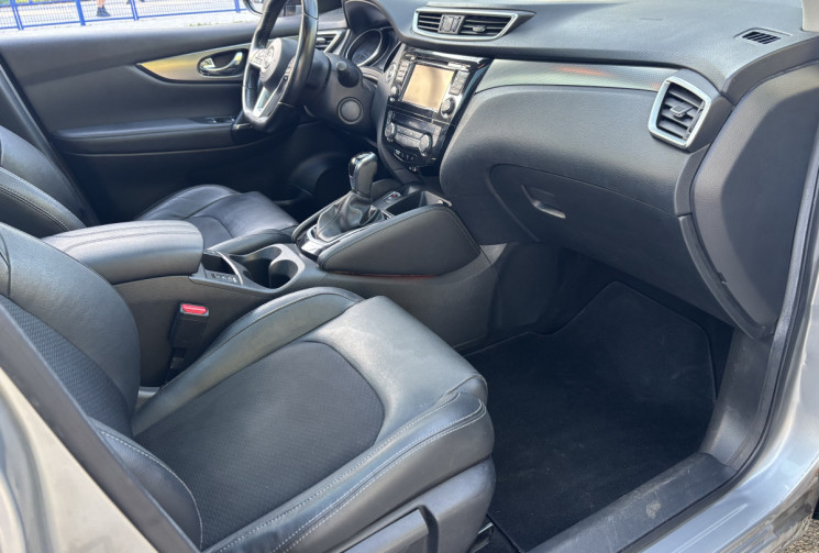 Nissan Qashqai Phase 2 - Tekna 1.6 dCi 2WD 130 cv TOIT PANORAMIQUE - ATTELAGE - SIEGE CHAUFFANT