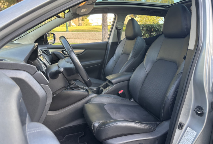 Nissan Qashqai Phase 2 - Tekna 1.6 dCi 2WD 130 cv TOIT PANORAMIQUE - ATTELAGE - SIEGE CHAUFFANT