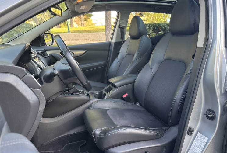 Nissan Qashqai Phase 2 - Tekna 1.6 dCi 2WD 130 cv TOIT PANORAMIQUE - ATTELAGE - SIEGE CHAUFFANT