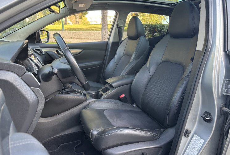 Nissan Qashqai Phase 2 - Tekna 1.6 dCi 2WD 130 cv TOIT PANORAMIQUE - ATTELAGE - SIEGE CHAUFFANT