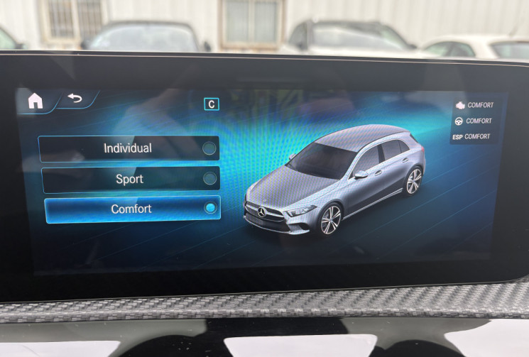 Mercedes Classe A 160 109ch Style Line * Chaine de Distribution * Mbux tactile * Attelage * Tbe