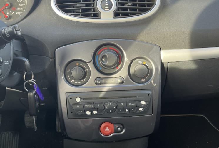 Renault Clio III 5 Portes Phase 2 1.5 dCi eco2 88 cv