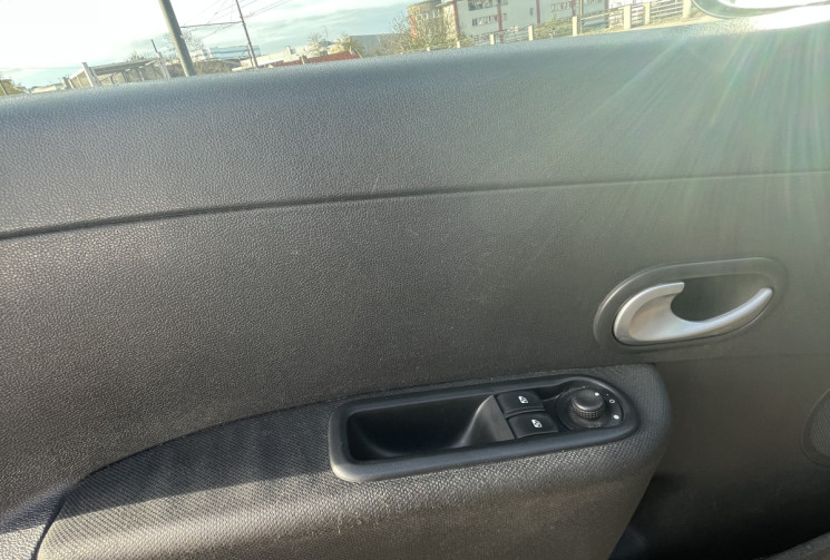 Renault Clio III 5 Portes Phase 2 1.5 dCi eco2 88 cv