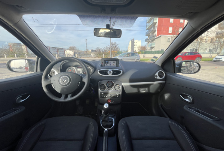 Renault Clio III 5 Portes Phase 2 1.5 dCi eco2 88 cv