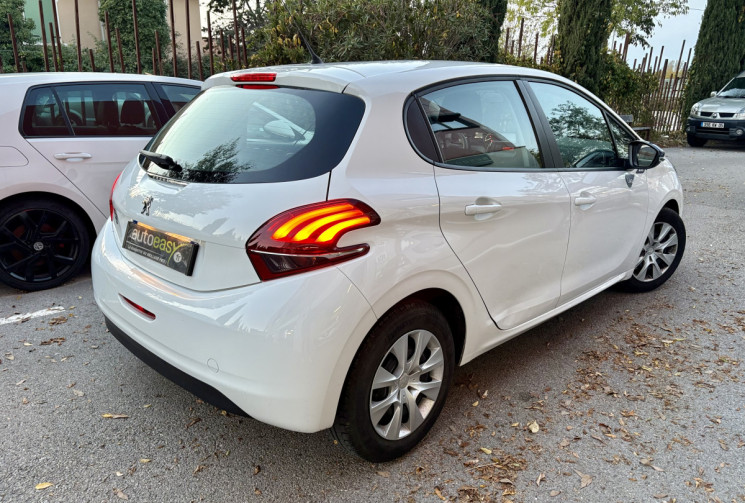 Peugeot 208 Like 1.2 VTI 5p 68cv FLEXFUEL  / Suivi complet / Distribution changée / Faible KM