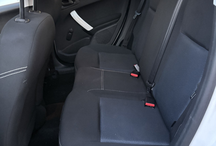 Peugeot 208 Like 1.2 VTI 5p 68cv FLEXFUEL  / Suivi complet / Distribution changée / Faible KM