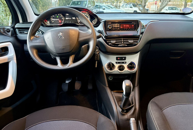 Peugeot 208 Like 1.2 VTI 5p 68cv FLEXFUEL  / Suivi complet / Distribution changée / Faible KM