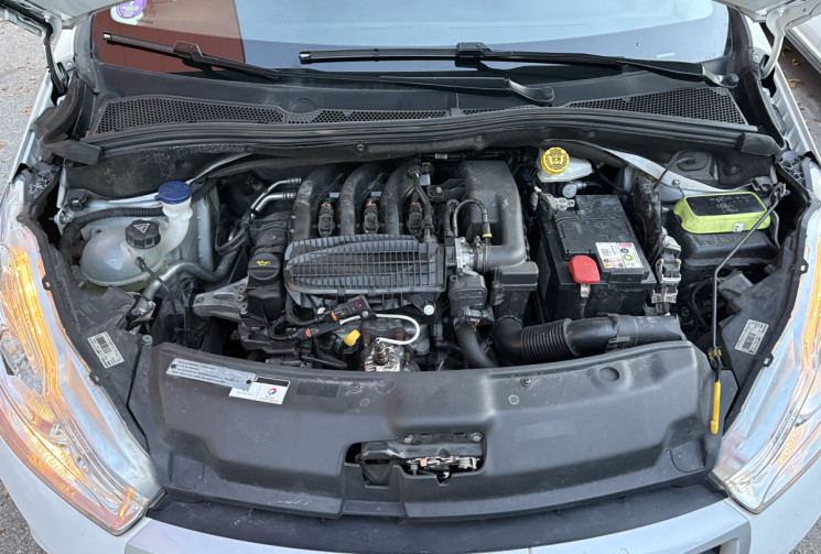 Peugeot 208 Like 1.2 VTI 5p 68cv FLEXFUEL  / Suivi complet / Distribution changée / Faible KM