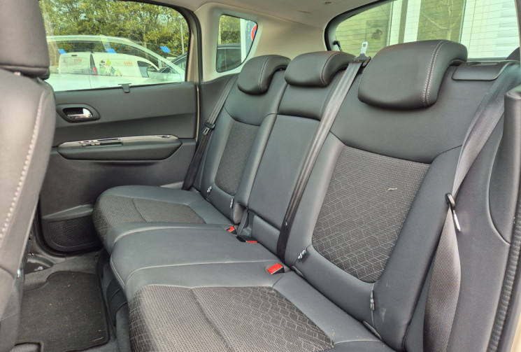 Peugeot 3008 1.6 BlueHDi 120 Allure EAT6 Distri ok