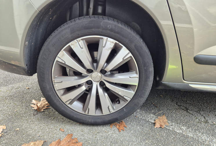 Peugeot 3008 1.6 BlueHDi 120 Allure EAT6 Distri ok