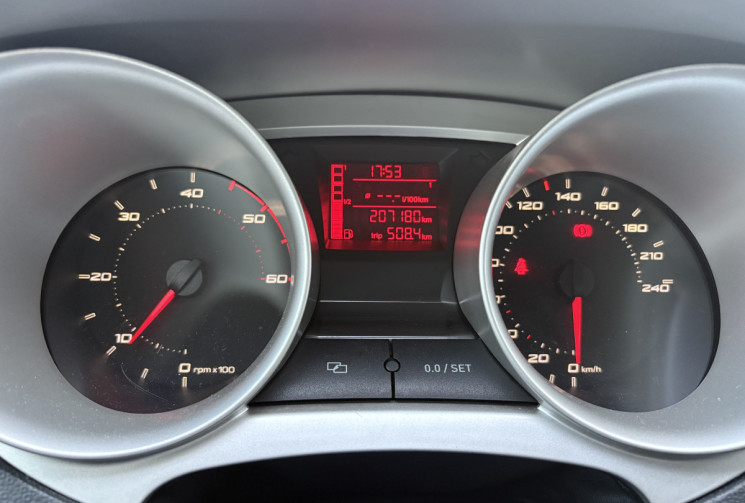 SEAT Ibiza 1.9 TDI 105cv SPORT * Clim Auto * Bluetooth * 3 portes * Distribution OK