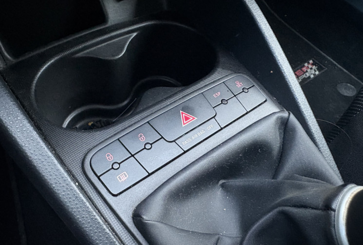 SEAT Ibiza 1.9 TDI 105cv SPORT * Clim Auto * Bluetooth * 3 portes * Distribution OK