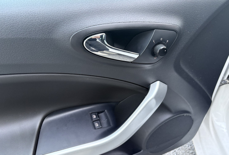 SEAT Ibiza 1.9 TDI 105cv SPORT * Clim Auto * Bluetooth * 3 portes * Distribution OK