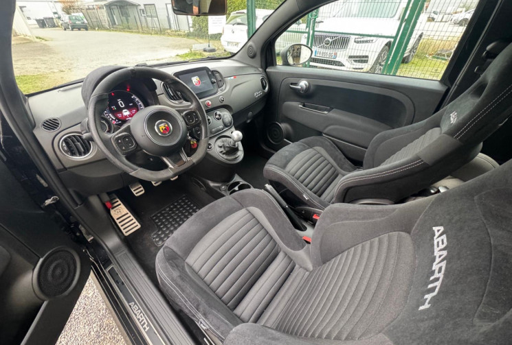 Abarth 500 1.4 Turbo T-Jet 180ch 695 Competizione Full Black