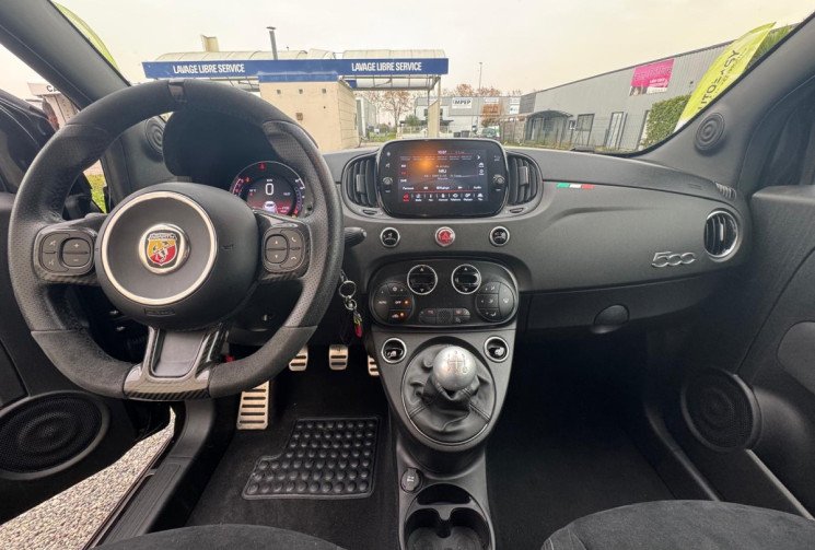 Abarth 500 1.4 Turbo T-Jet 180ch 695 Competizione Full Black