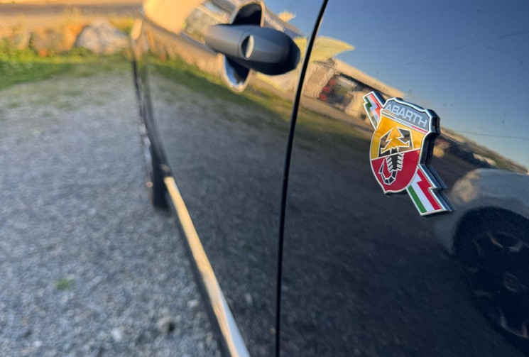 Abarth 500 1.4 Turbo T-Jet 180ch 695 Competizione Full Black