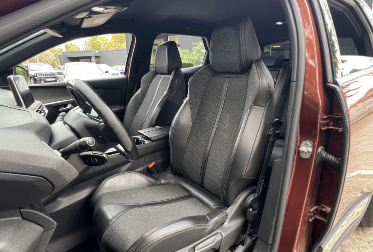 Peugeot 3008 1.5 BlueHDi 130 GT Line / Angles Morts / Carplay / Caméra / Keyless