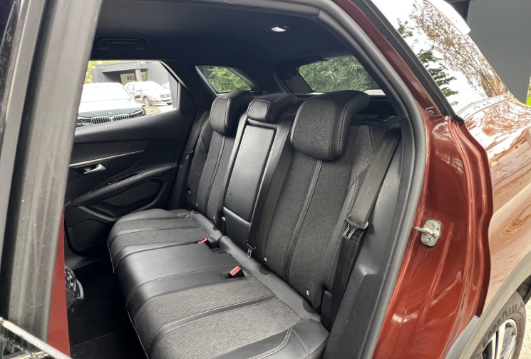 Peugeot 3008 1.5 BlueHDi 130 GT Line / Angles Morts / Carplay / Caméra / Keyless