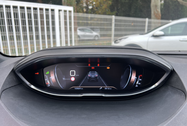 Peugeot 3008 1.5 BlueHDi 130 GT Line / Angles Morts / Carplay / Caméra / Keyless