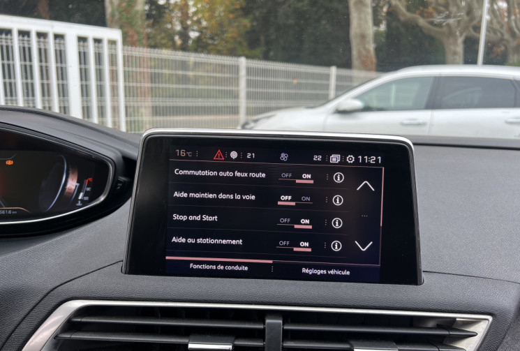 Peugeot 3008 1.5 BlueHDi 130 GT Line / Angles Morts / Carplay / Caméra / Keyless